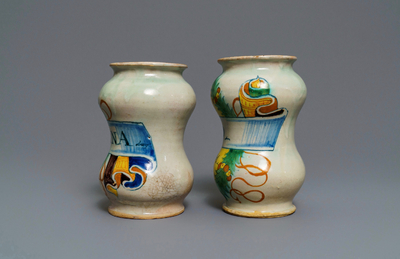 A pair of polychrome Italian maiolica albarelli, Deruta, 2nd half 16th C.